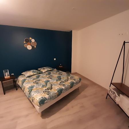 Le Travers Apartment Joigny Exterior photo