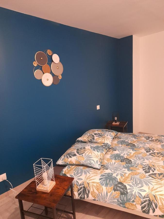 Le Travers Apartment Joigny Exterior photo